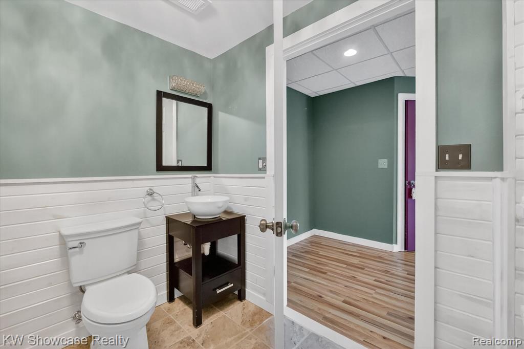707 Pointe Court, Milford, MI 48381 — Photo 30