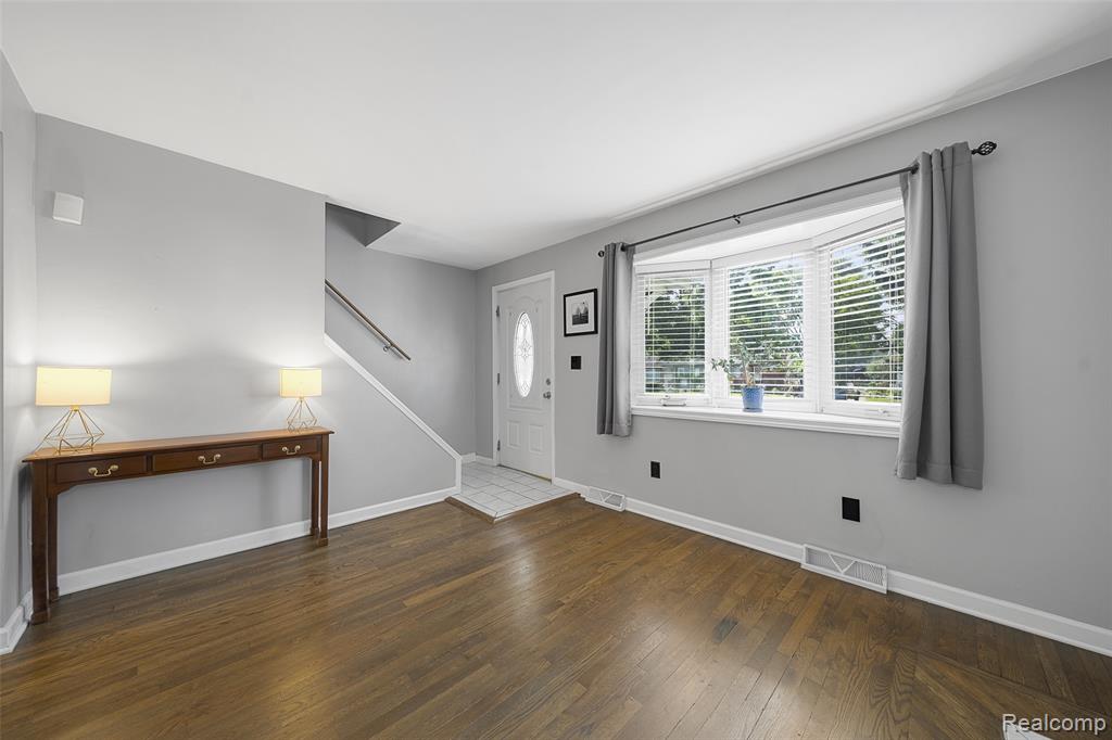 567 Roth Boulevard, Clawson, MI — Photo 4
