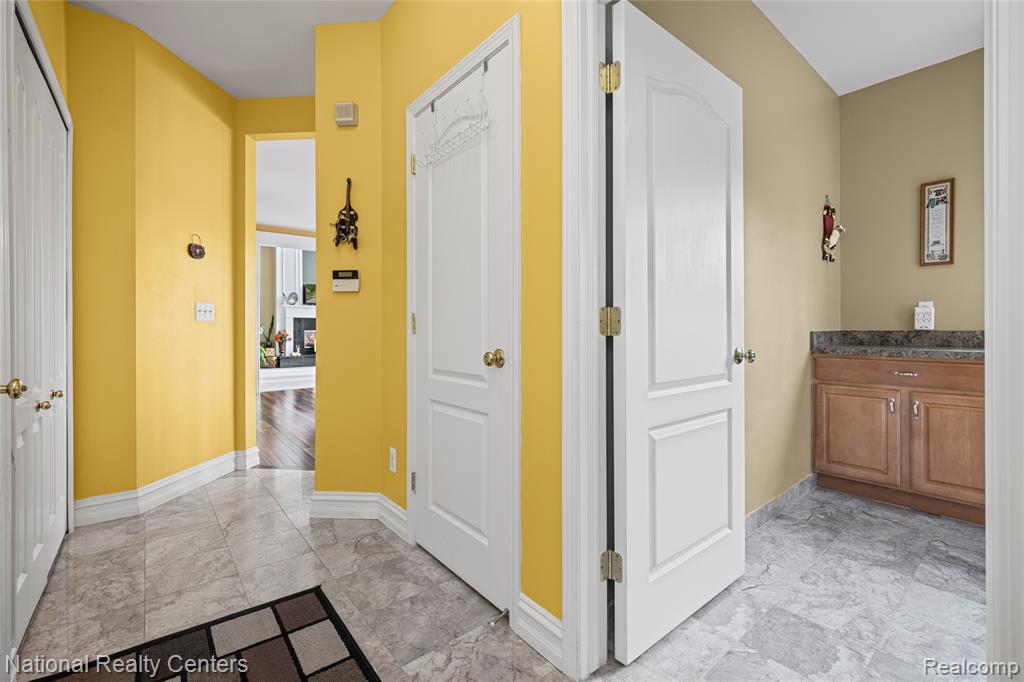 51577 Merry Lane, Utica, MI 48316 — Photo 40
