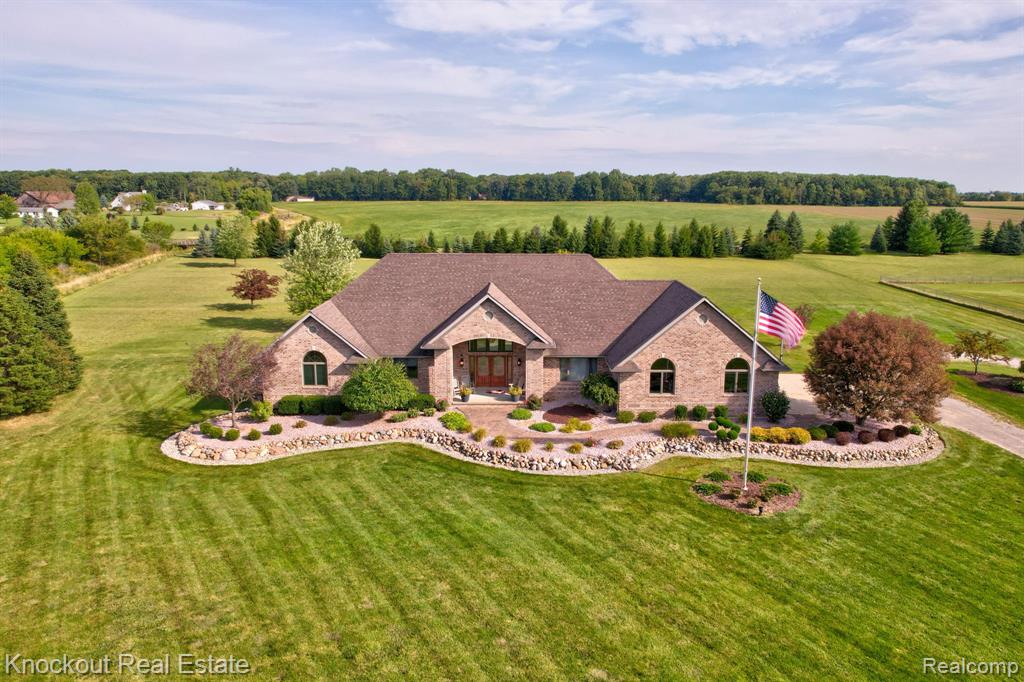 10205 Bradley Road, Frankenmuth, MI 48734 — Photo 52