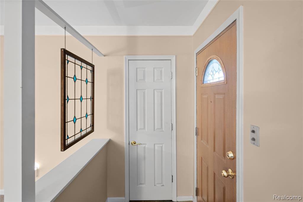 26916 Rouge River Drive, Dearborn Heights, MI 48127 — Photo 4