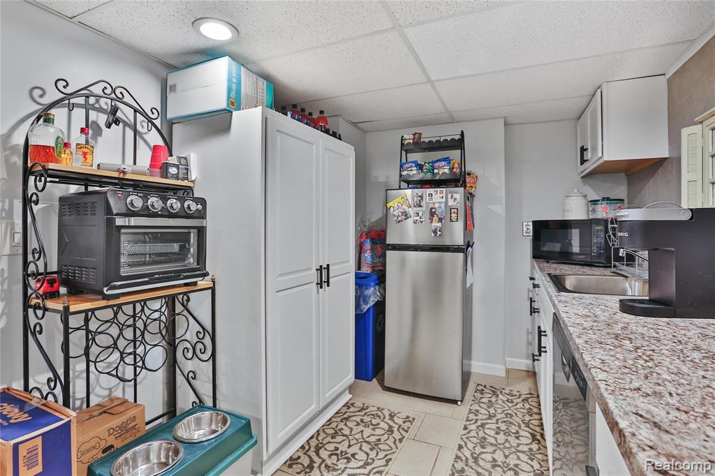 7140 Luana Avenue, Allen Park, MI 48101 — Photo 16