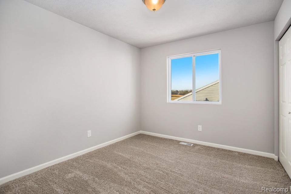 508 Emerald Glen Drive, Manchester, MI 48158 — Photo 16