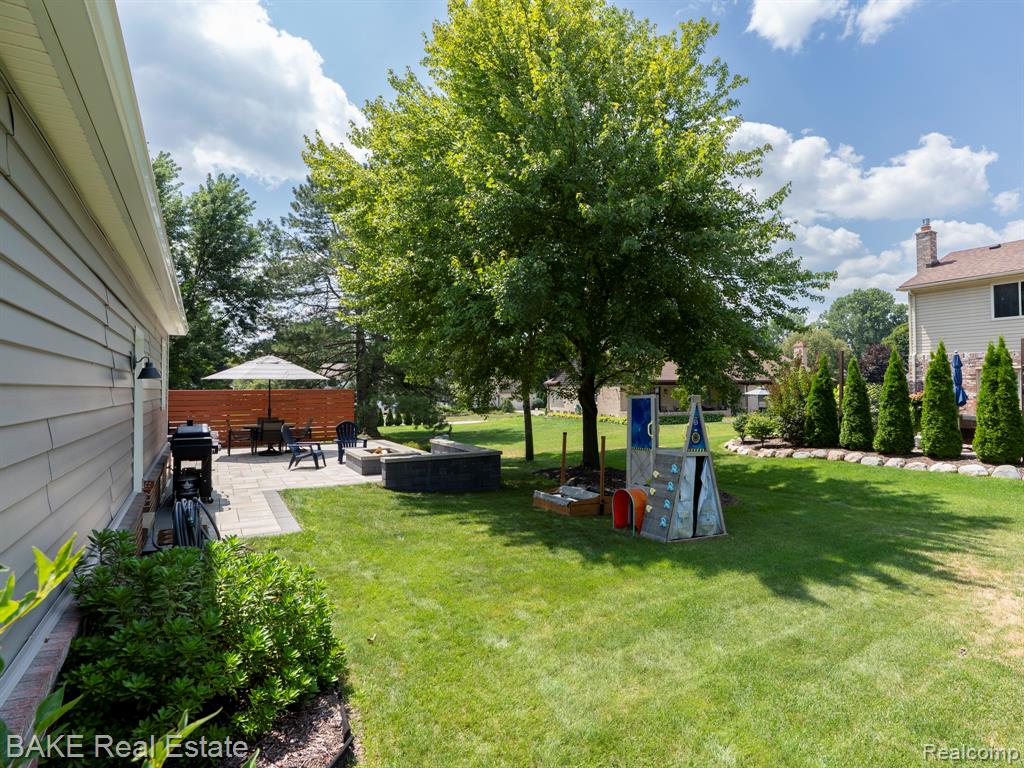 43085 Whisper Court, Northville, MI 48168 — Photo 12
