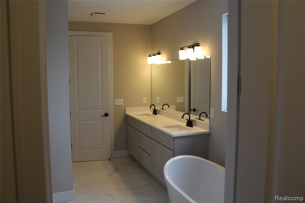 50315 Arcadia Drive, Macomb, MI 48042 — Photo 13