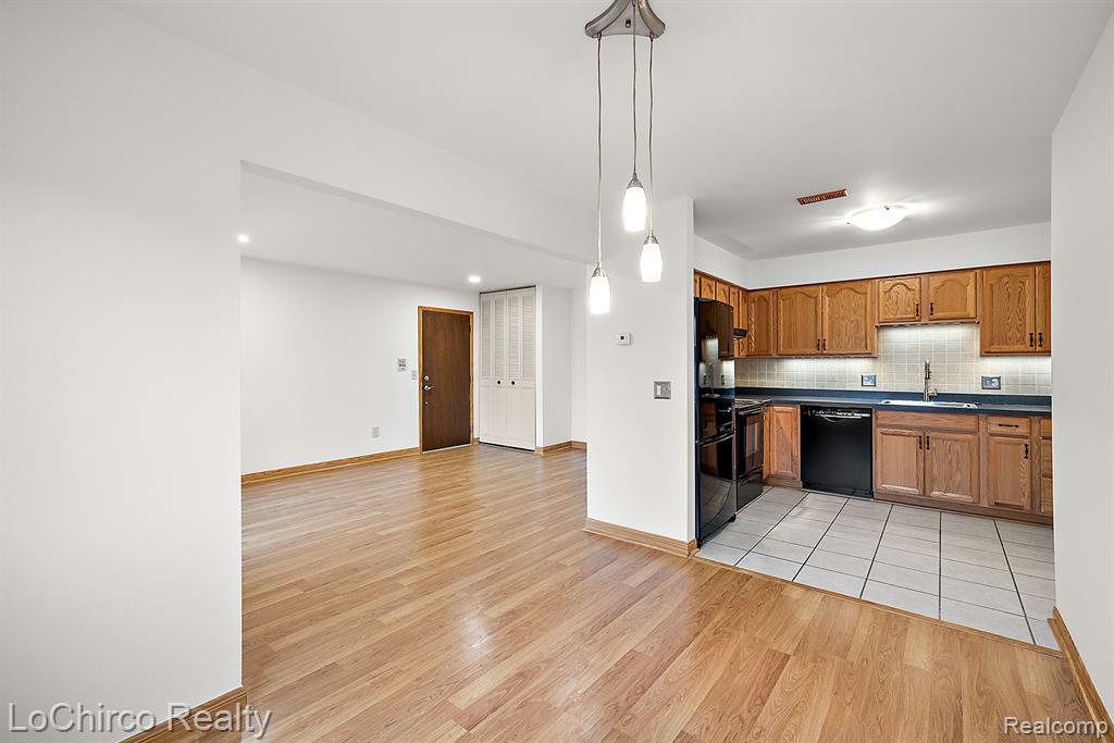 470 BALDWIN Avenue, Rochester, MI 48307 — Photo 8