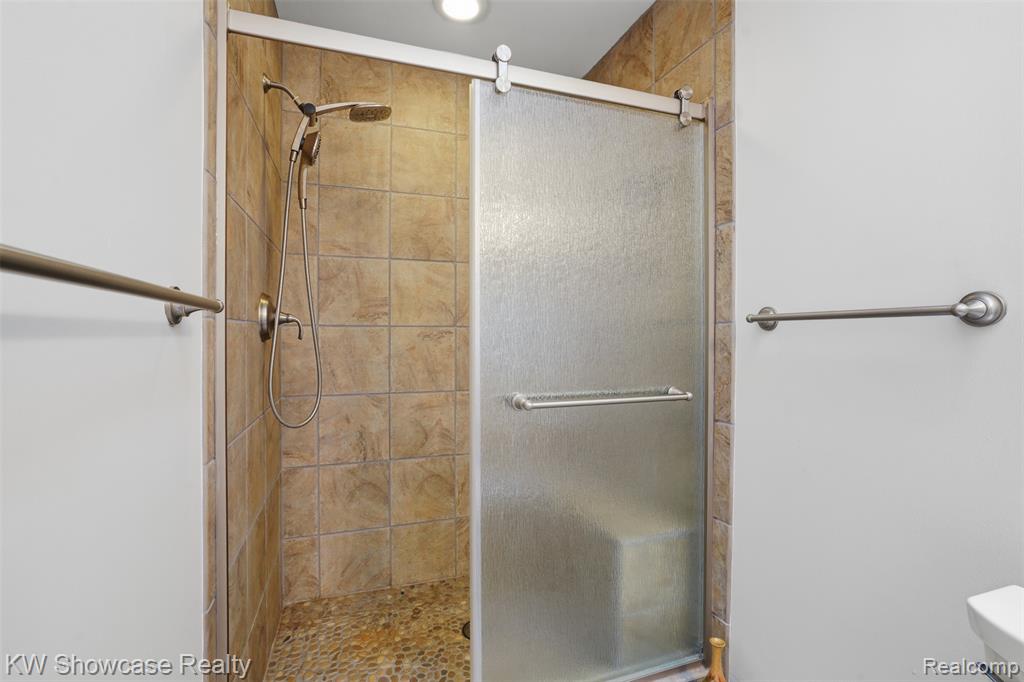 9842 Cedar Island Road, White Lake, MI — Photo 23