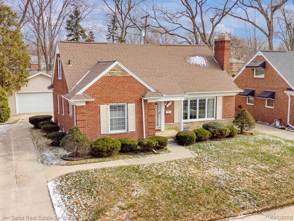 1210 Fairholme Road, Grosse Pointe Woods, MI 48236 — Photo 2