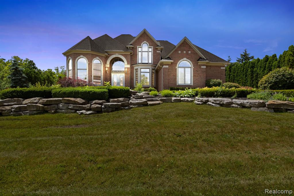 8151 ROLLING MEADOWS Drive, Canton, MI 48187 — Photo 2