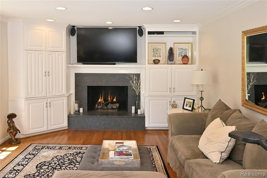 4655 Walnut Lake Road, Bloomfield Hills, MI 48301 — Photo 12