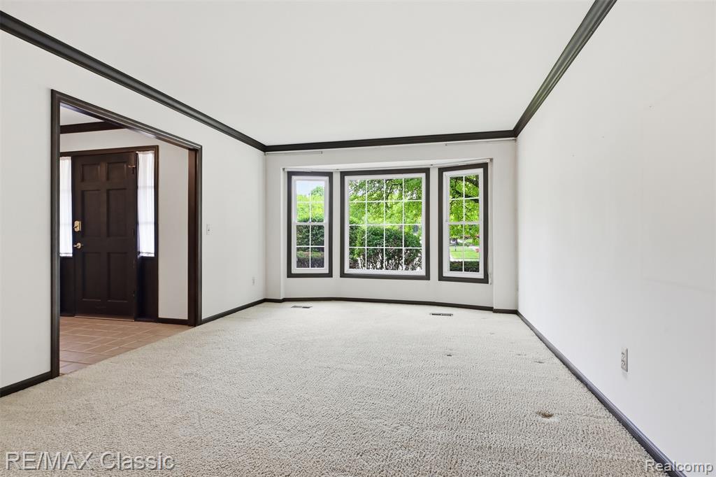 45451 Woodleigh Way, Plymouth, MI 48170 — Photo 4