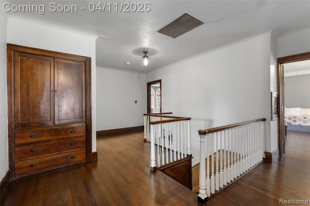 630 Lakepointe Street, Grosse Pointe, MI 48230 — Photo 12