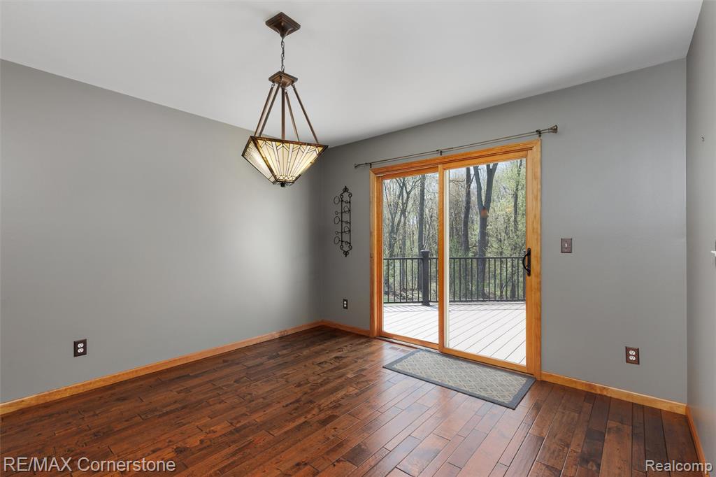 501 Alexander Drive, Commerce Twp, MI 48390 — Photo 6