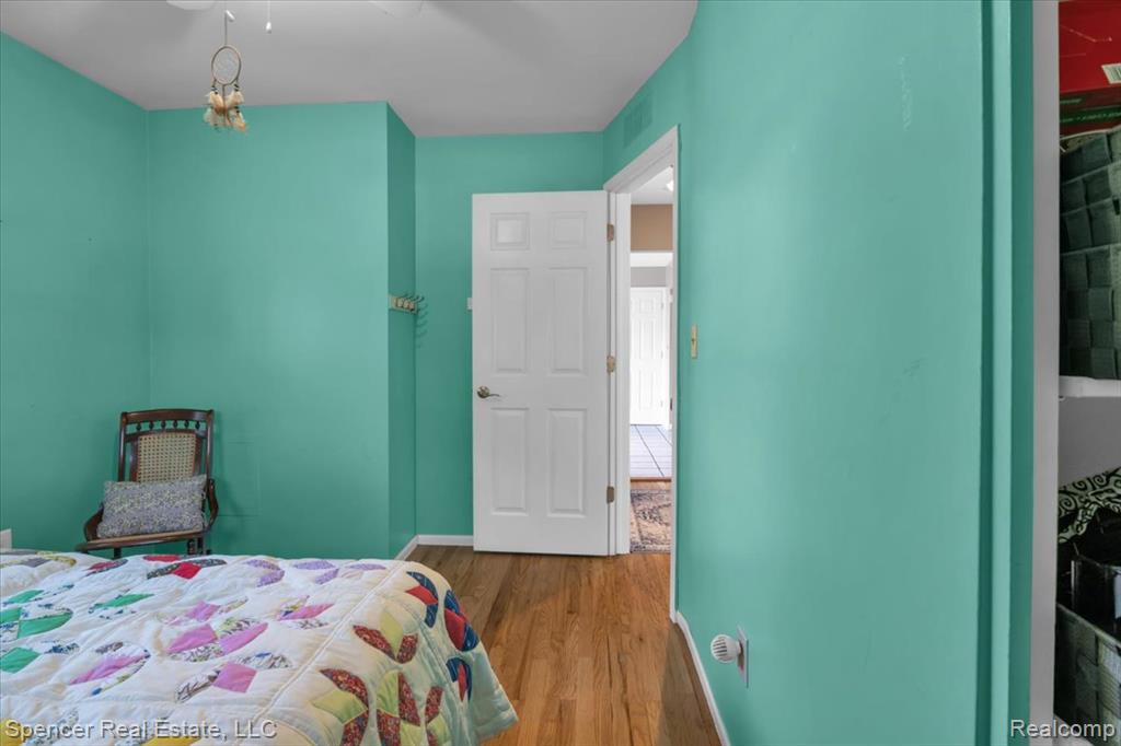 5726 Sutherland Drive, Waterford, MI 48327 — Photo 17
