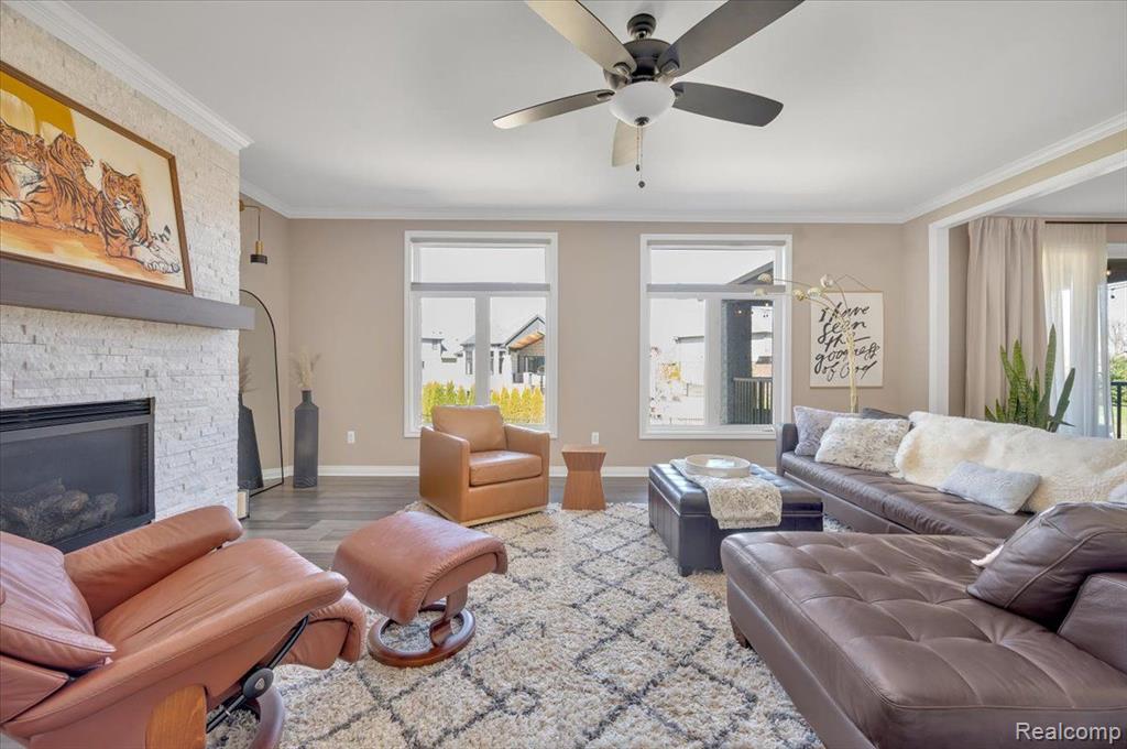49905 MAJESTIC Drive N, Macomb, MI 48044 — Photo 9