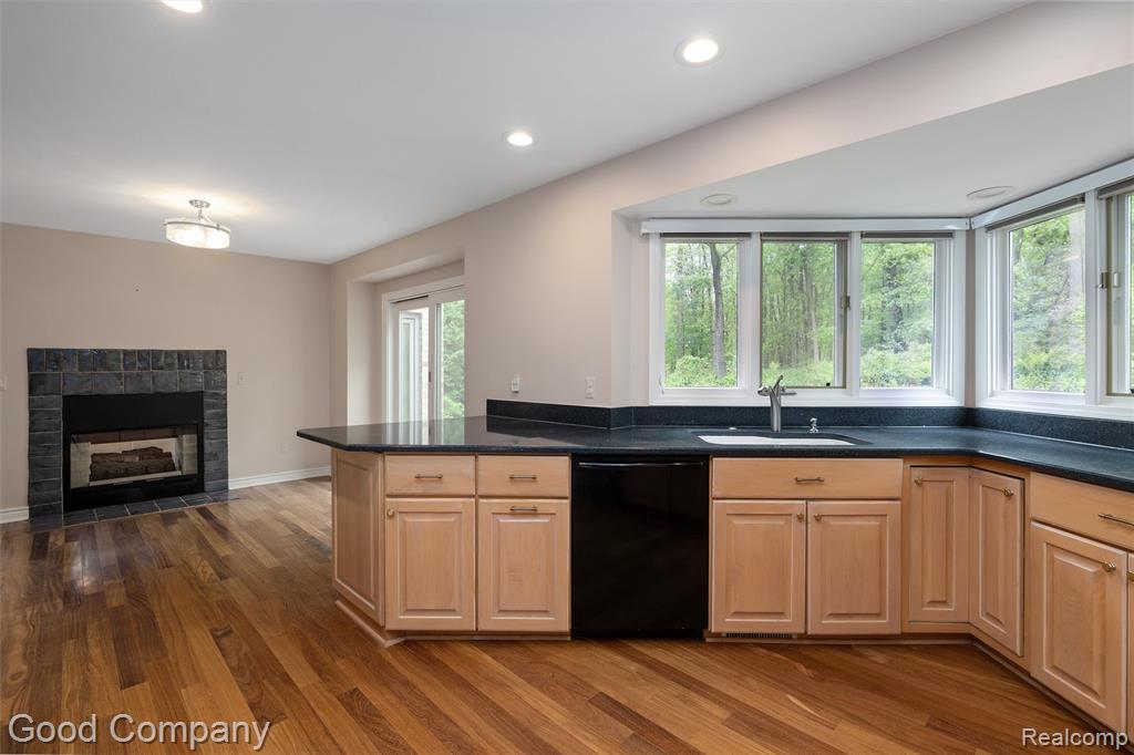 5893 CHRISTINA Drive, West Bloomfield, MI 48324 — Photo 23