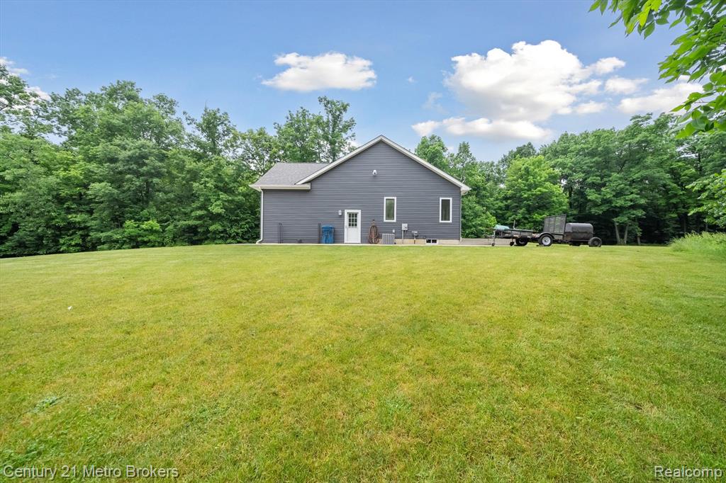 9119 Hegel Road, Goodrich Vlg, MI — Photo 44