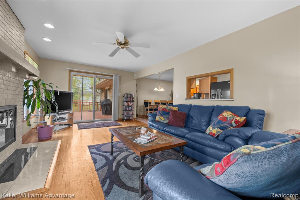 24806 Power Road, Farmington, MI 48336 — Photo 20