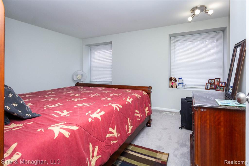 5082 Westmoreland Drive, Troy, MI 48085 — Photo 23