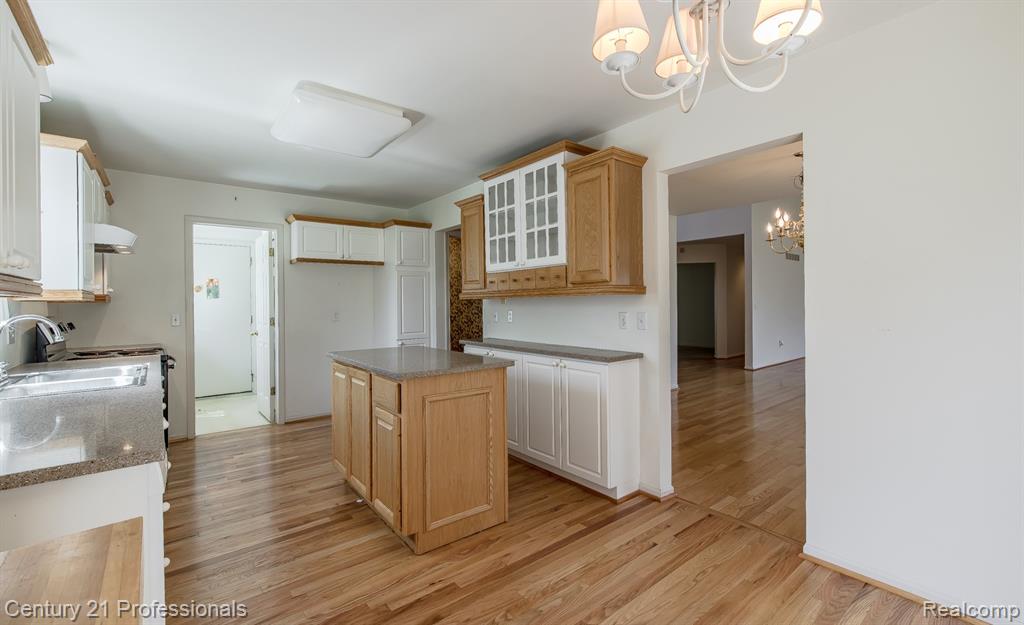4970 Fox Chase Drive, White Lake, MI 48383 — Photo 18