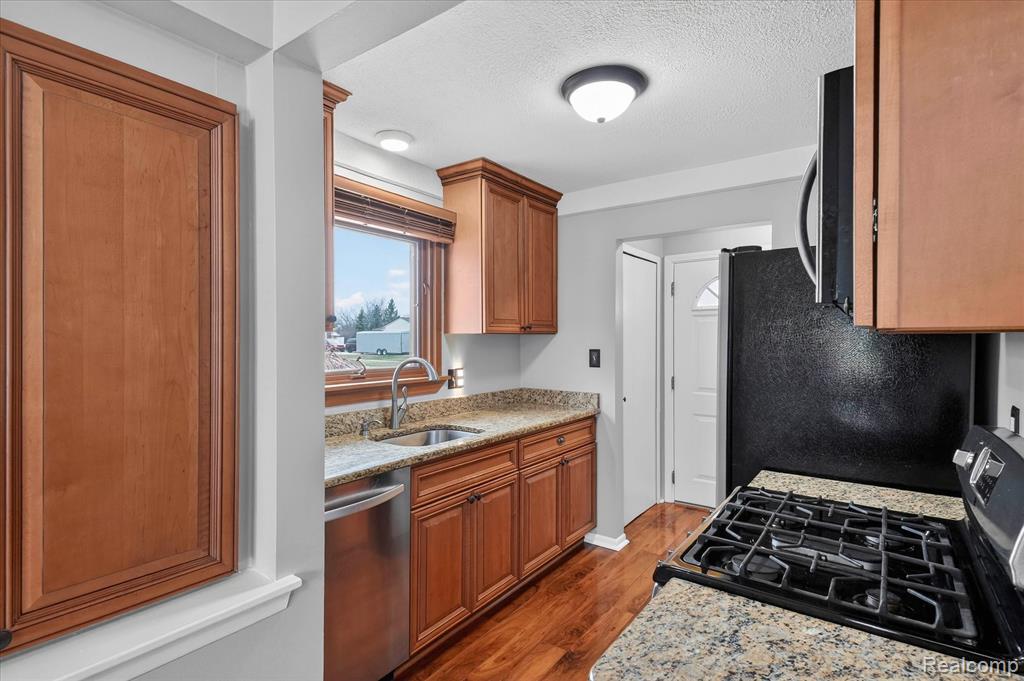 19523 Plumwoode Court, Brownstown, MI 48183 — Photo 15