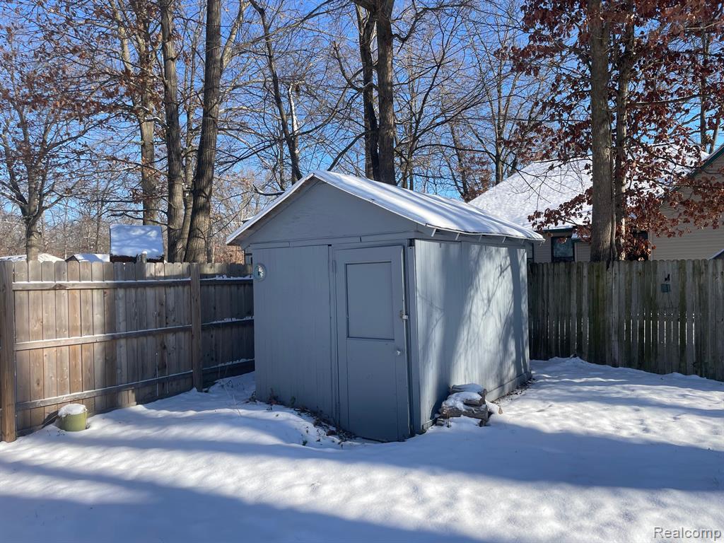 6482 Riverdale Road, Whitmore Lake, MI 48189 — Photo 8