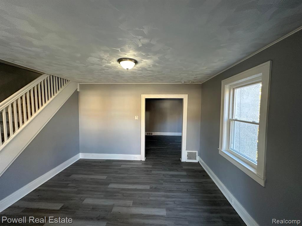 54 NELSON Street, Pontiac, MI 48342 — Photo 6
