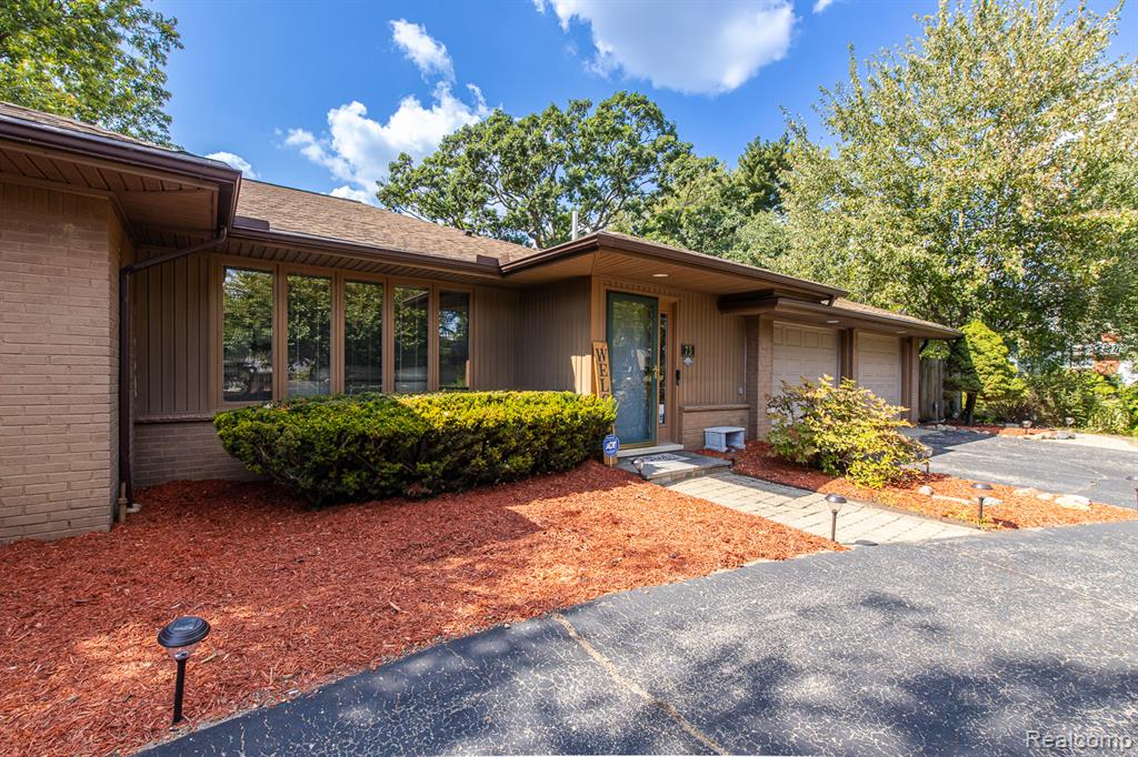 73 Nevada Avenue, Rochester Hills, MI 48309 — Photo 2