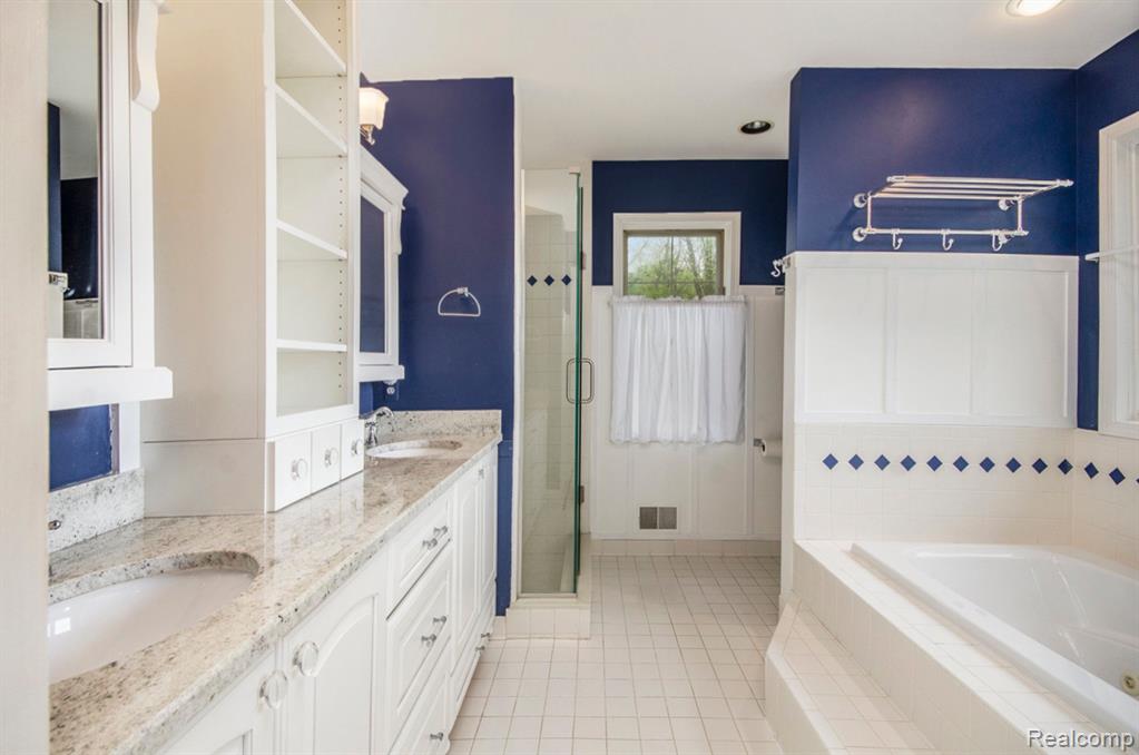 5401 Lone Pine Court, Brighton, MI 48116 — Photo 27