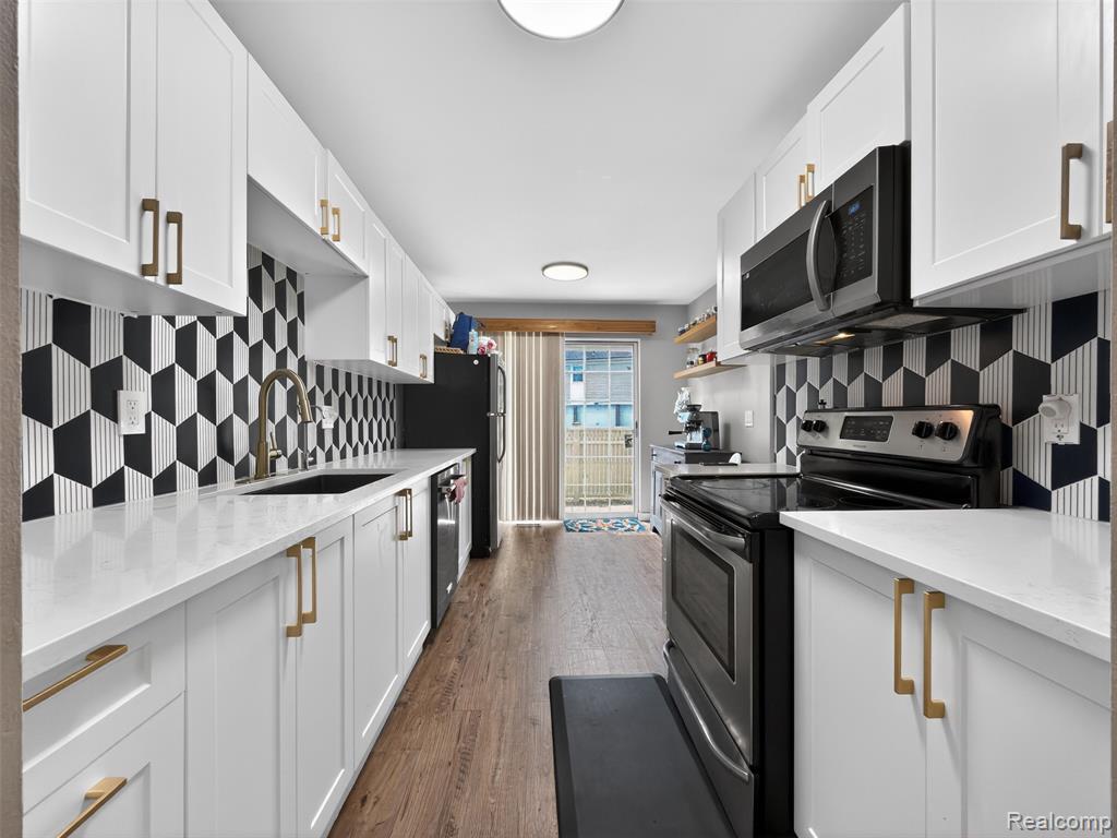 20830 W Glen Haven Circle, Northville, MI 48167 — Photo 9