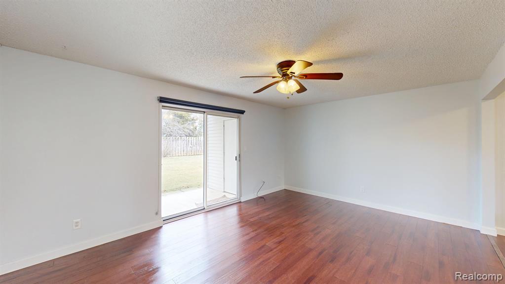 42580 Plymouth Hollow Drive, Plymouth, MI 48170 — Photo 6