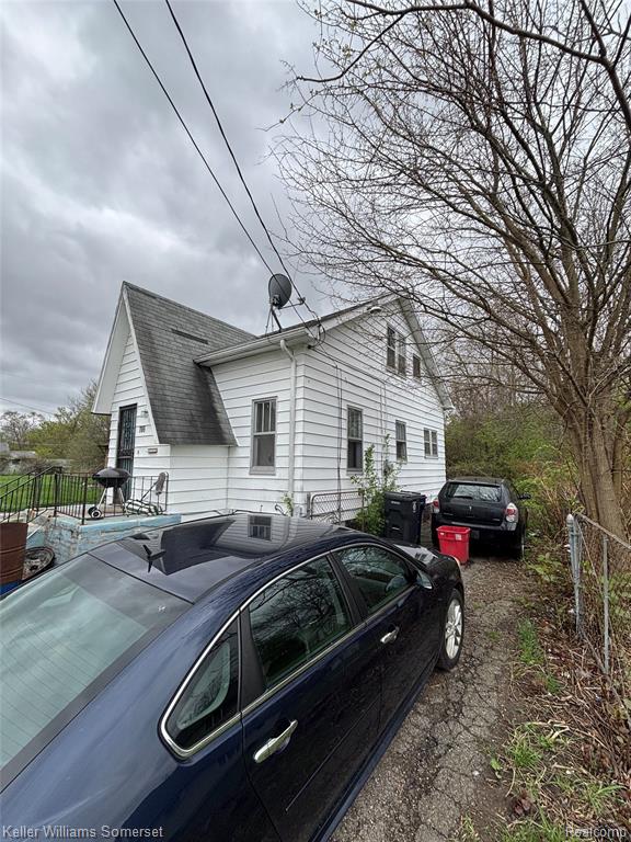 766 E Austin Avenue, Flint, MI 48505 — Photo 3