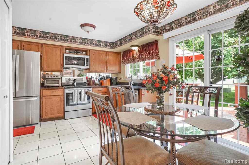 54286 Bradshaw Drive, New Baltimore, MI 48047 — Photo 9