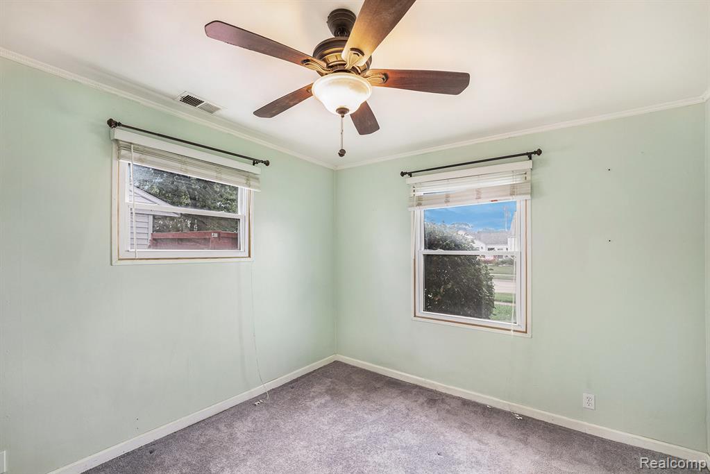 940 Mace Avenue, Madison Heights, MI 48071 — Photo 14
