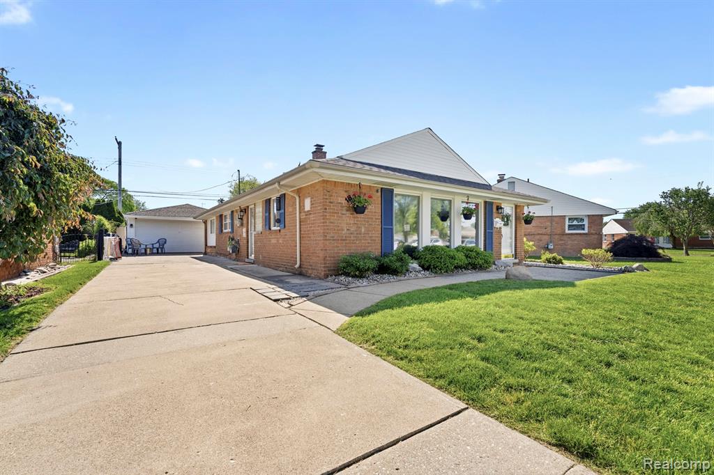 18271 Marsha Street, Riverview, MI 48193 — Photo 2
