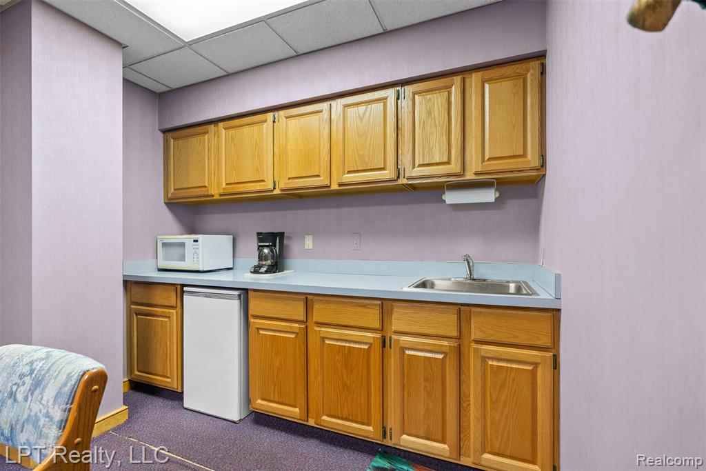 8000 Park Place, Brighton, MI 48116 — Photo 12