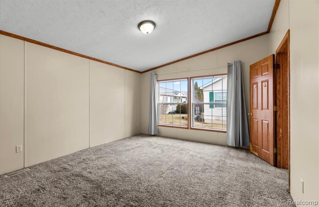 45288 Burgundy Drive, Macomb, MI 48044 — Photo 12