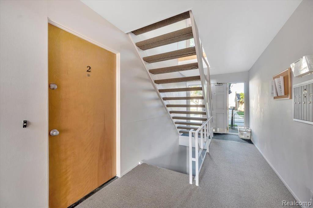 4820 BRIARWOOD Avenue, E2, Royal Oak, MI 48073 — Photo 2
