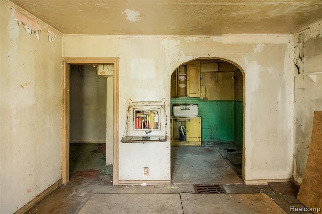 2561 Beals Street, Detroit, MI 48214 — Photo 3