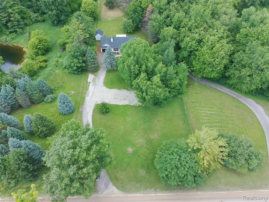 332 Triangle Lake Road, Howell, MI 48843 — Photo 25