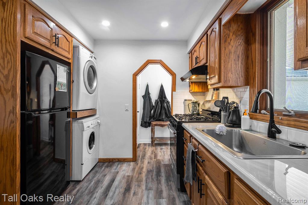 117 E MAIN Street, Otisville, MI 48463 — Photo 8
