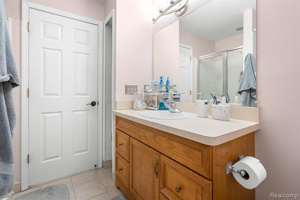 43492 Pendleton Circle, 12, Sterling Heights, MI 48313 — Photo 12