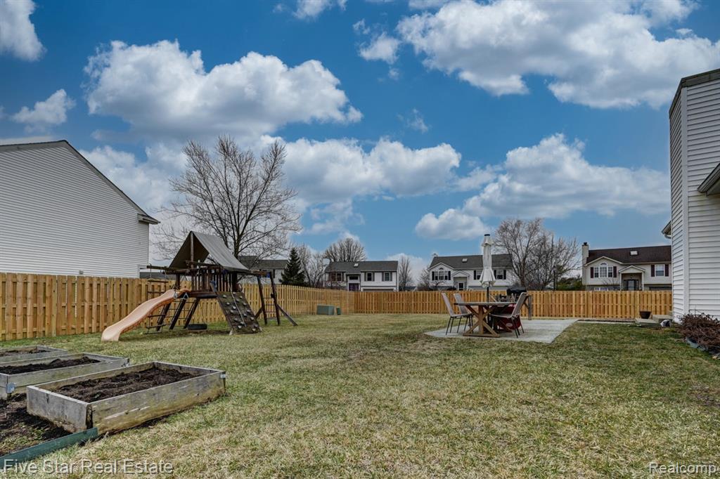 7511 BERMUDA DUNES, Ypsilanti, MI 48197 — Photo 49