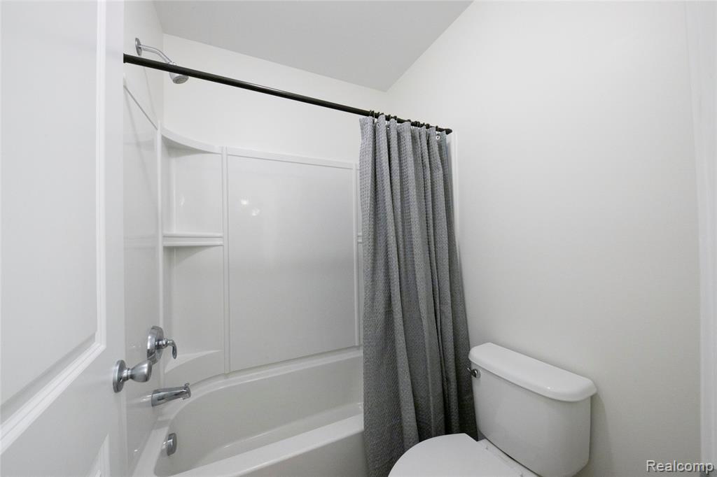 9438 Dornoch Trail, Brighton, MI 48114 — Photo 29