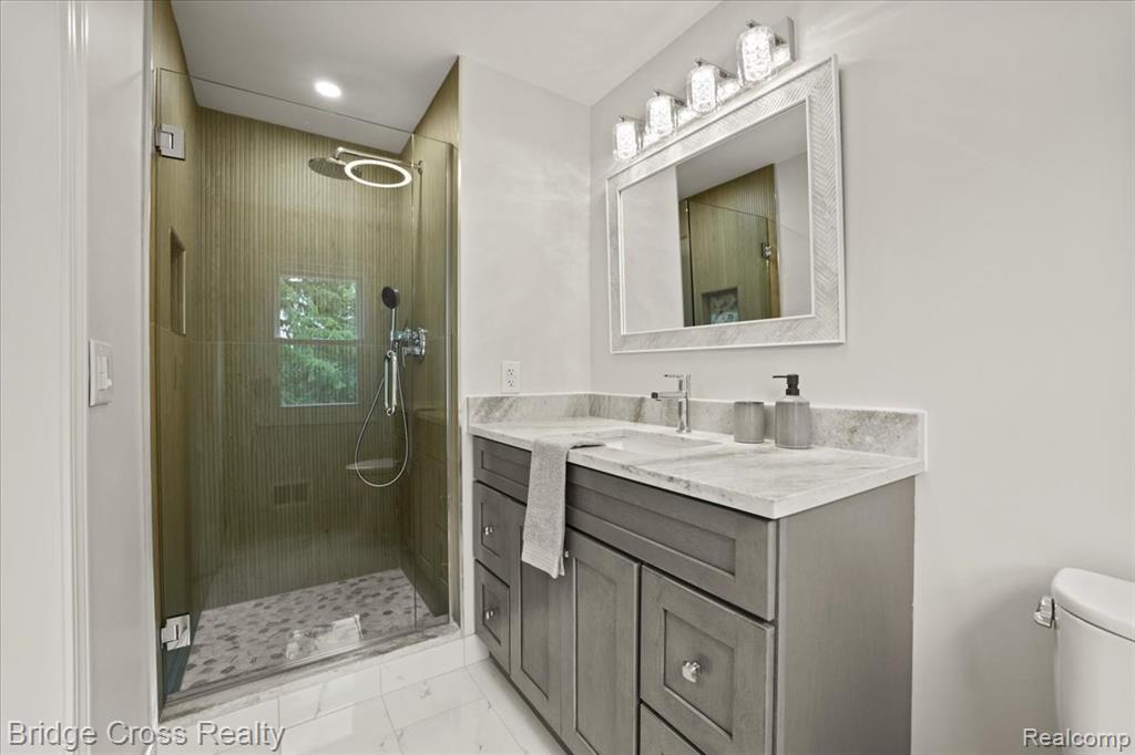 655 S Spinningwheel Lane, Bloomfield Hills, MI 48304 — Photo 27