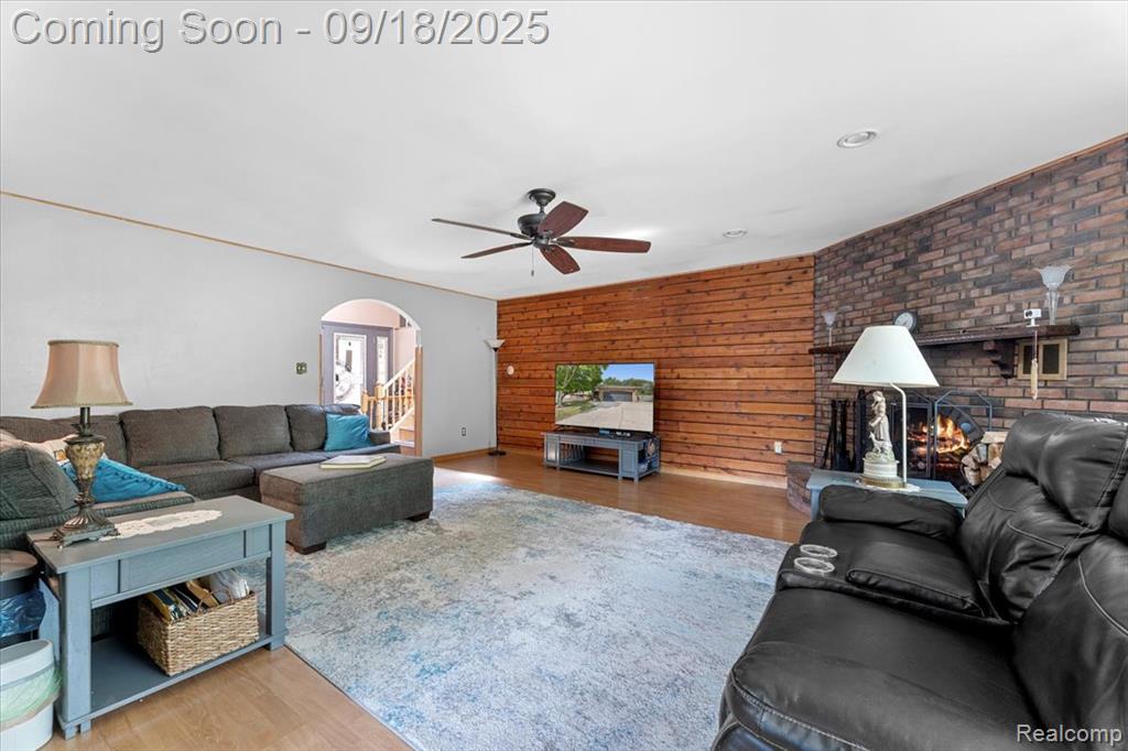 21946 Camille Court, Woodhaven, MI 48183 — Photo 8
