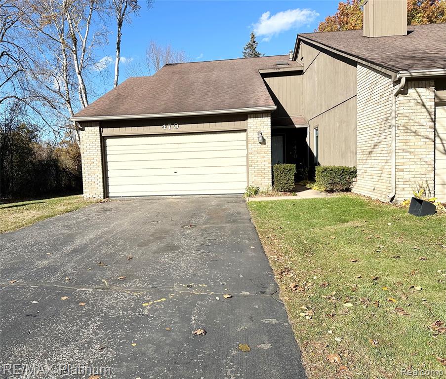 470 Woodstone Road, 33, Waterford, MI 48327 — front exterior