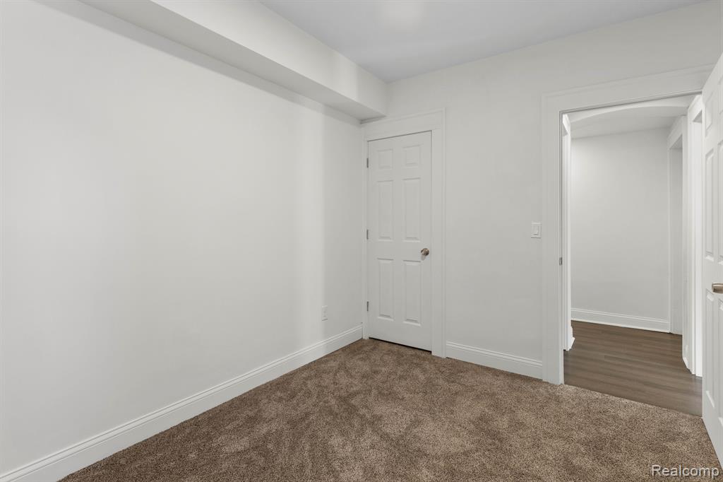 70 Clairmount Ave, Detroit, MI 48202 — Photo 9
