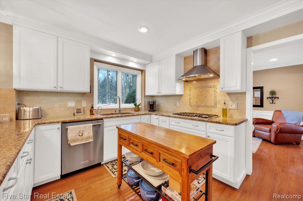 4143 Glencastle Drive, Troy, MI 48098 — Photo 13