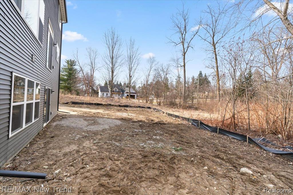 6515 CAMBRIDGE Circle, Clarkston, MI — Photo 33